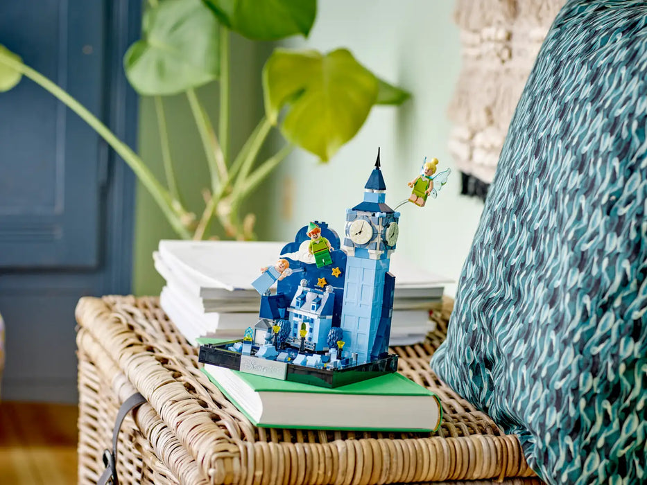 LEGO® ǀ Disney Peter Pan & Wendy’s Flight over London 43232