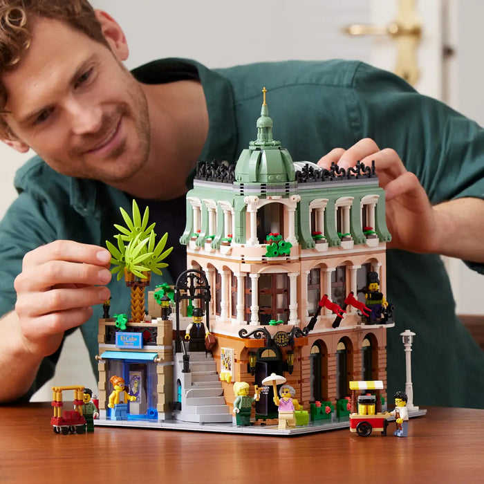 LEGO® Icons Boutique Hotel 10297