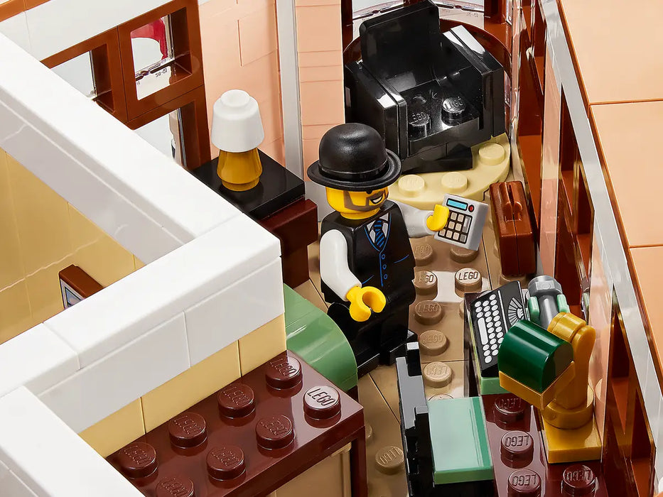 LEGO® Icons Boutique Hotel 10297