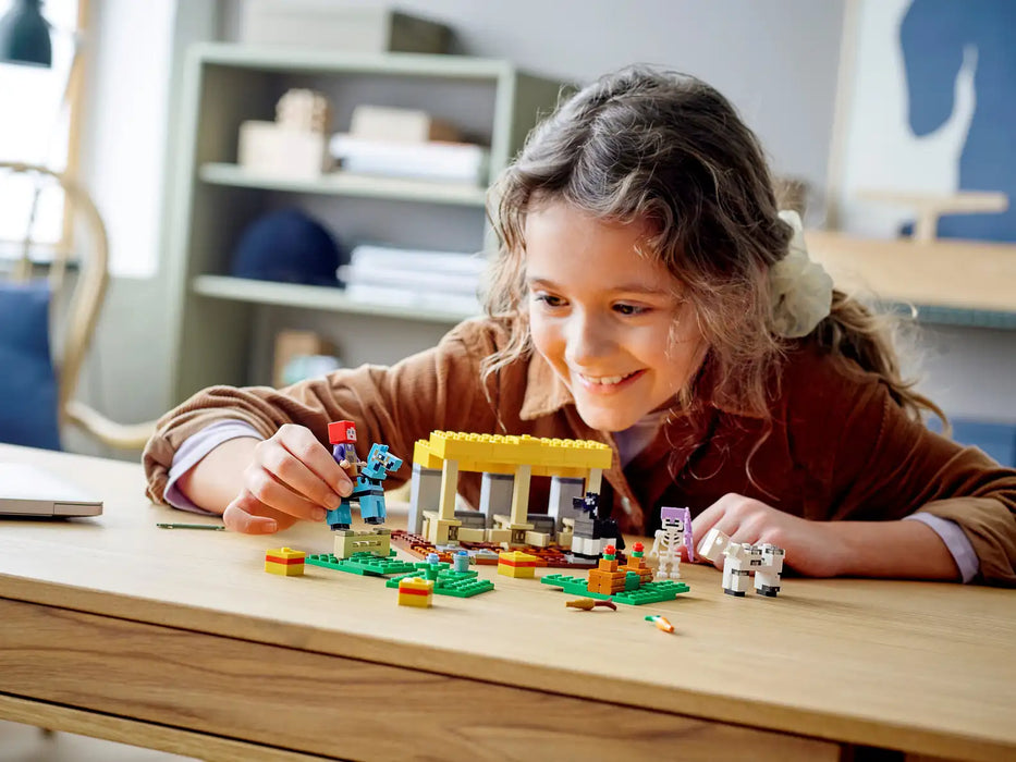 LEGO® Minecraft™ The Horse Stable 21171