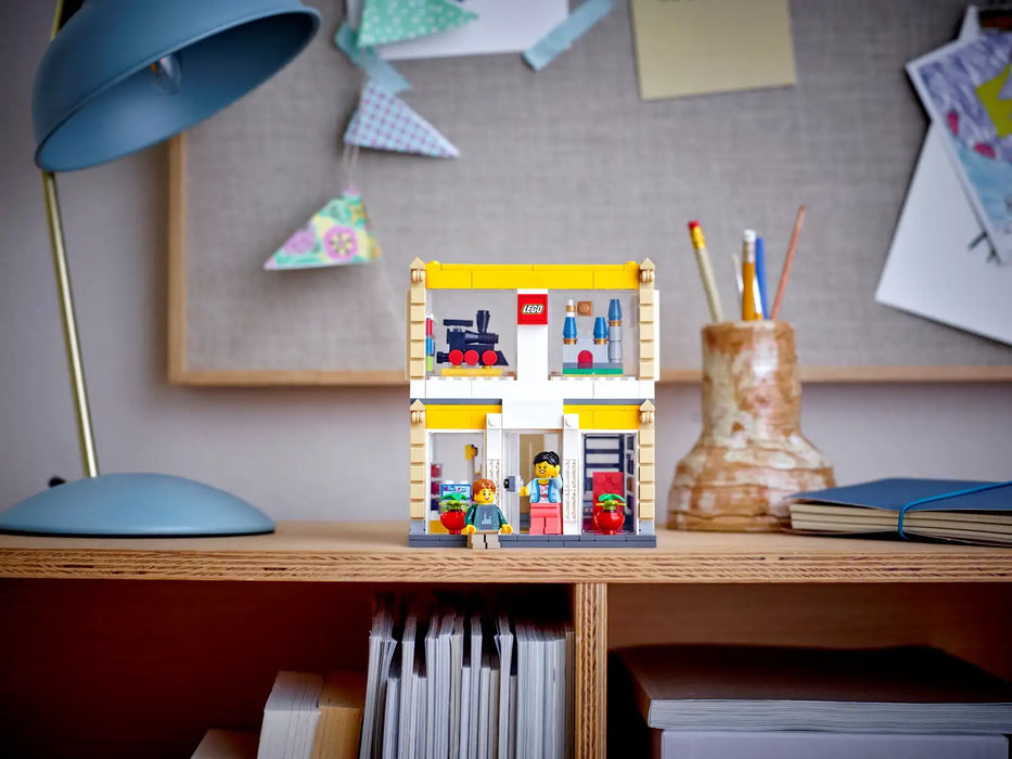LEGO® 40574 LEGO® Brand Store