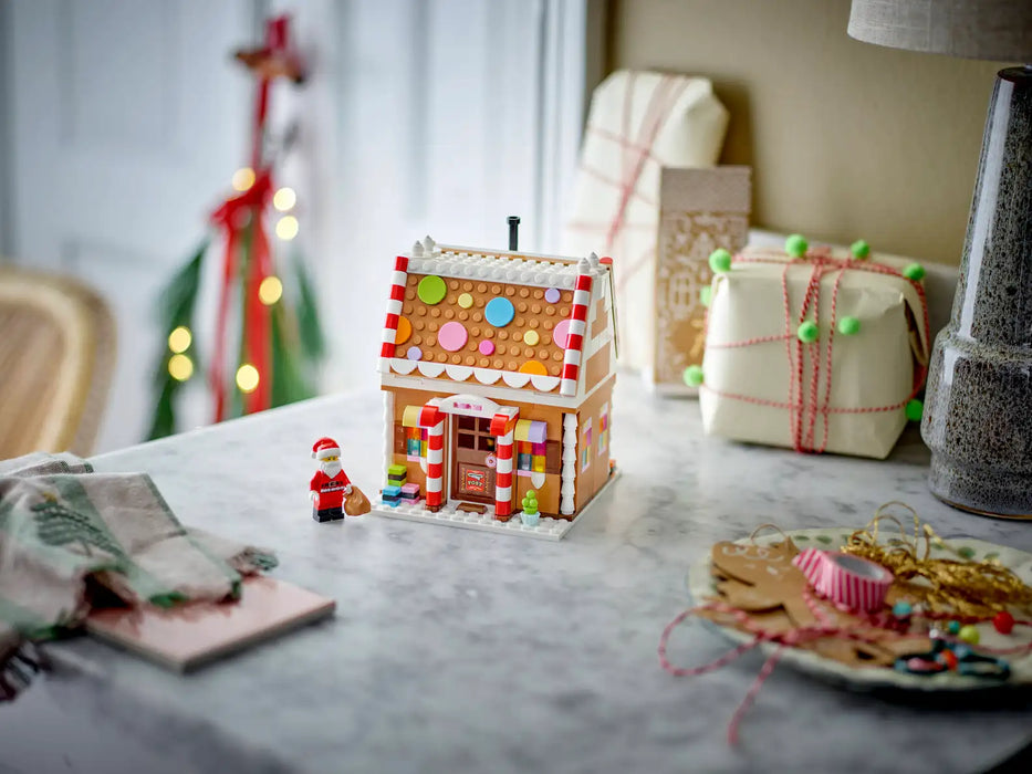 LEGO® Festive Gingerbread House 40809