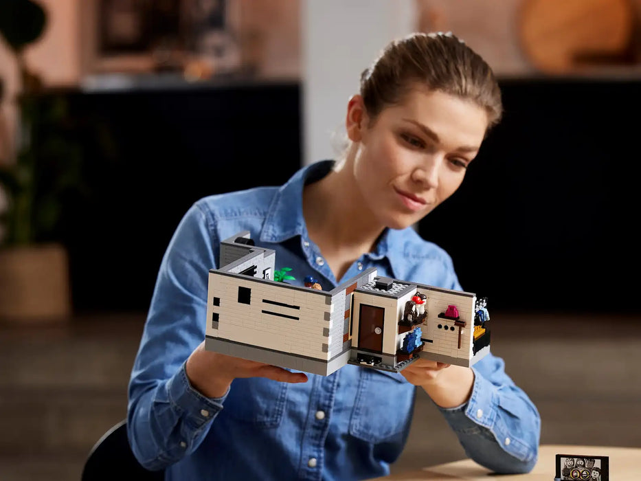 LEGO® Queer Eye – The Fab 5 Loft 10291 (Retired)