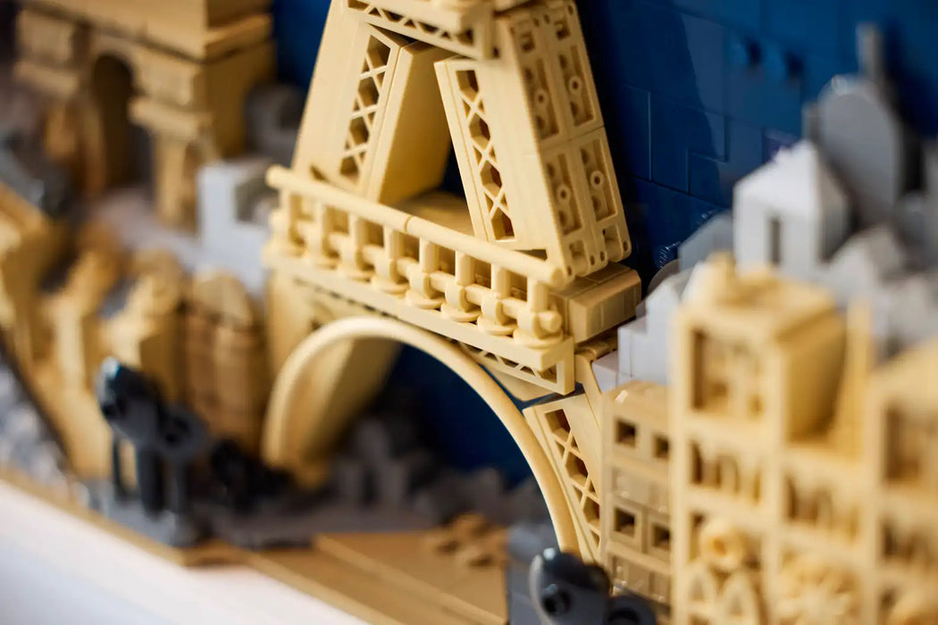 LEGO® Architecture Paris – City of Love 21064