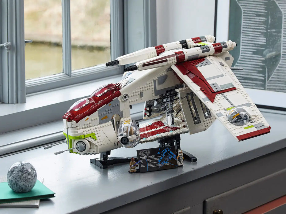 LEGO® Star Wars™ Republic Gunship™ 75309 (Retired)
