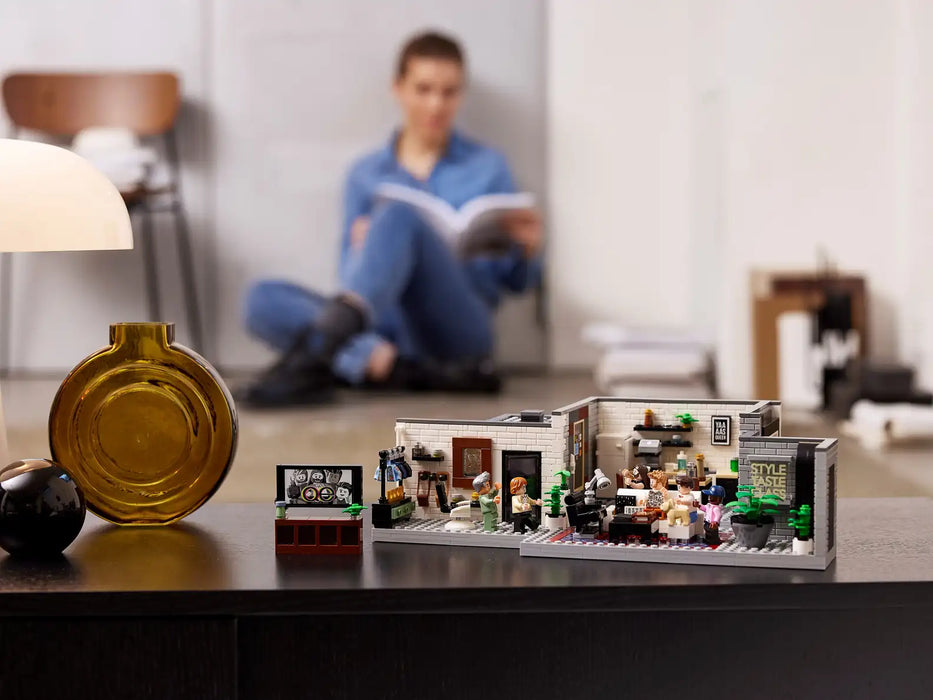 LEGO® Queer Eye – The Fab 5 Loft 10291 (Retired)