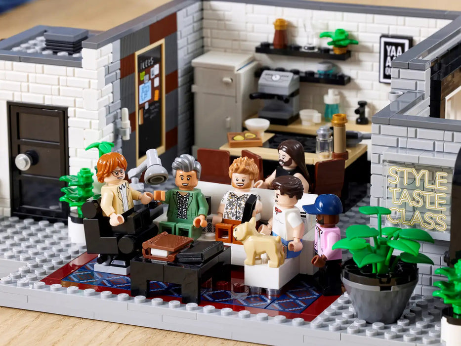 LEGO® Queer Eye – The Fab 5 Loft 10291 (Retired)