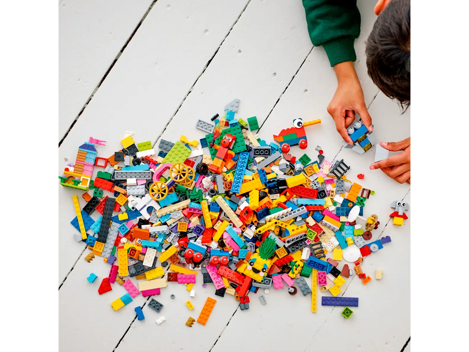 LEGO® Classic 90 Years of Play 11021