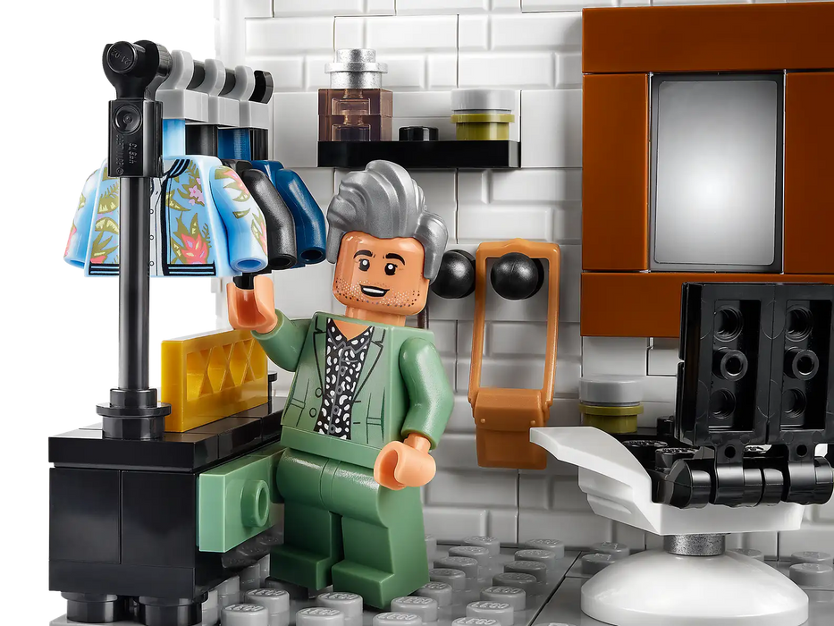 LEGO® Queer Eye – The Fab 5 Loft 10291 (Retired)