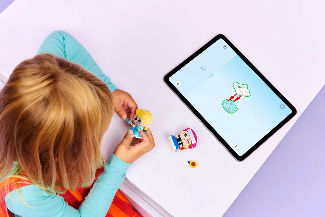 LEGO® ǀ Disney Frozen Mini Anna & Elsa 43284