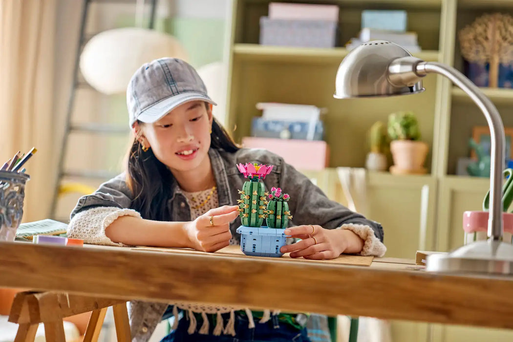 LEGO® Botanicals™ Flowering Cactus 11509