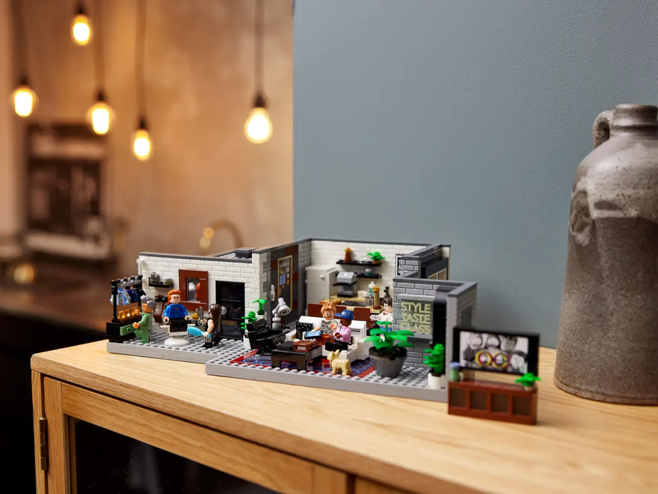 LEGO® Queer Eye – The Fab 5 Loft 10291 (Retired)