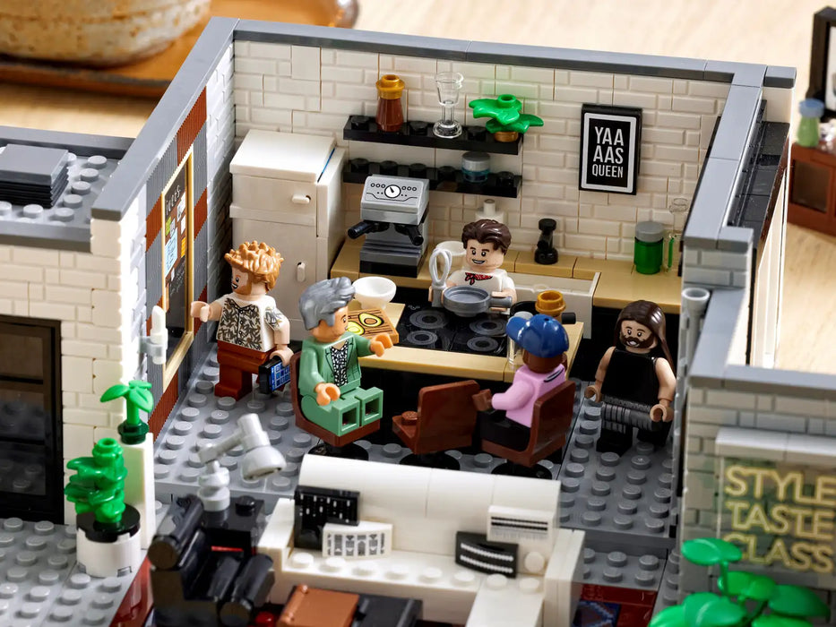 LEGO® Queer Eye – The Fab 5 Loft 10291 (Retired)