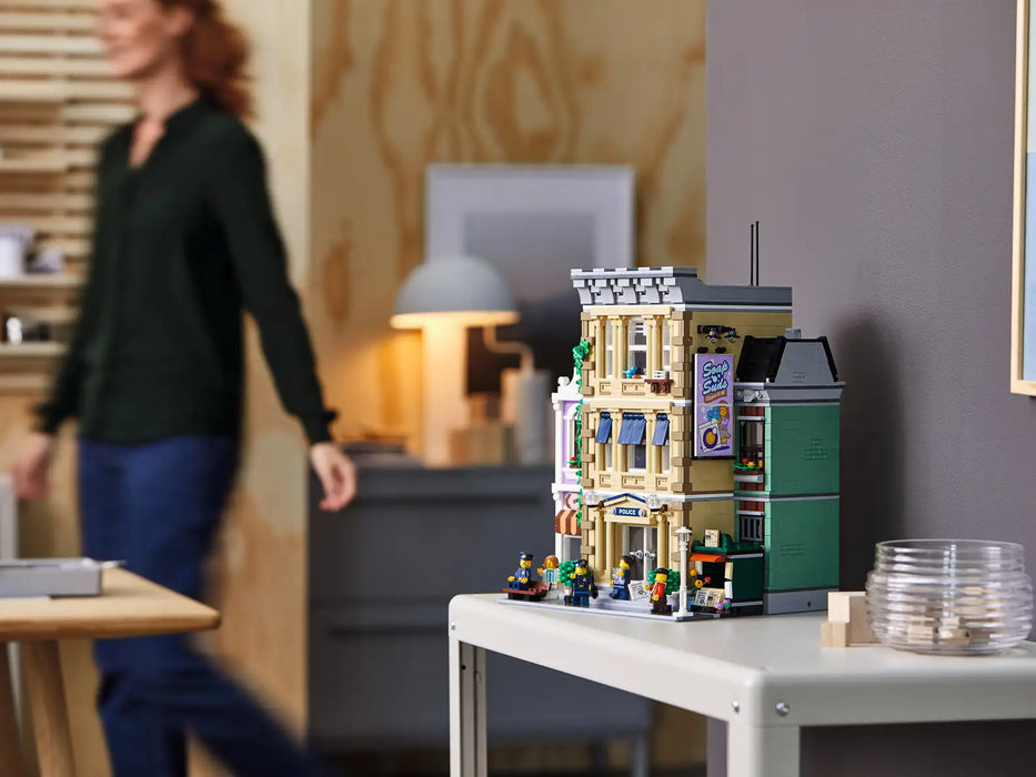 LEGO® Icons Police Station 10278